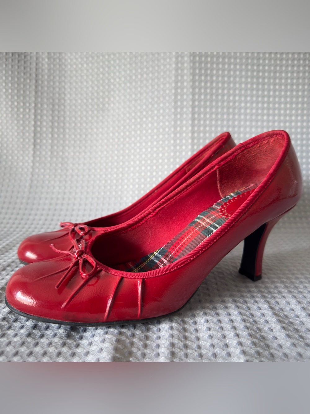 CL By Laundry Red Pumps Heels Bow Kitten Plaid Lining Women’s Size 10M Classy